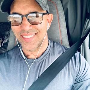 Meet your Posher, Carlos